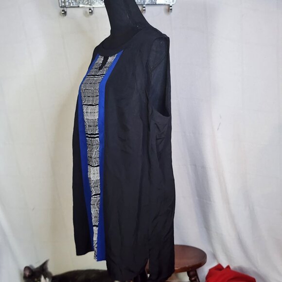 Coldwater Creek Black White Blue Slevless V Notch Native Print Poly Top Sz 1X 18 - Picture 8 of 16